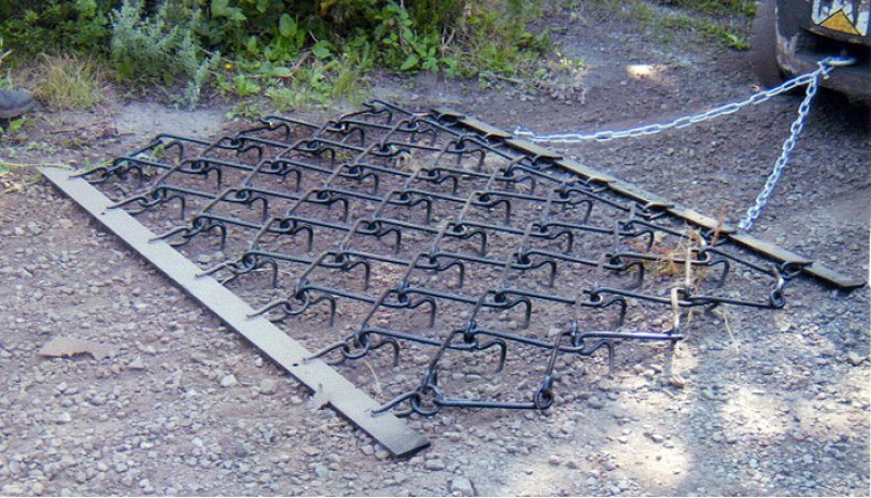 beaco-4ft-trailed-chain-harrows-with-levelling-bar