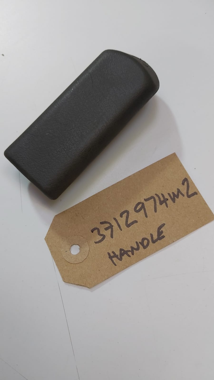 handle-3712974m2