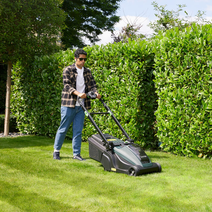 hayter-hawk-43-60v---autodrive-mower-555a