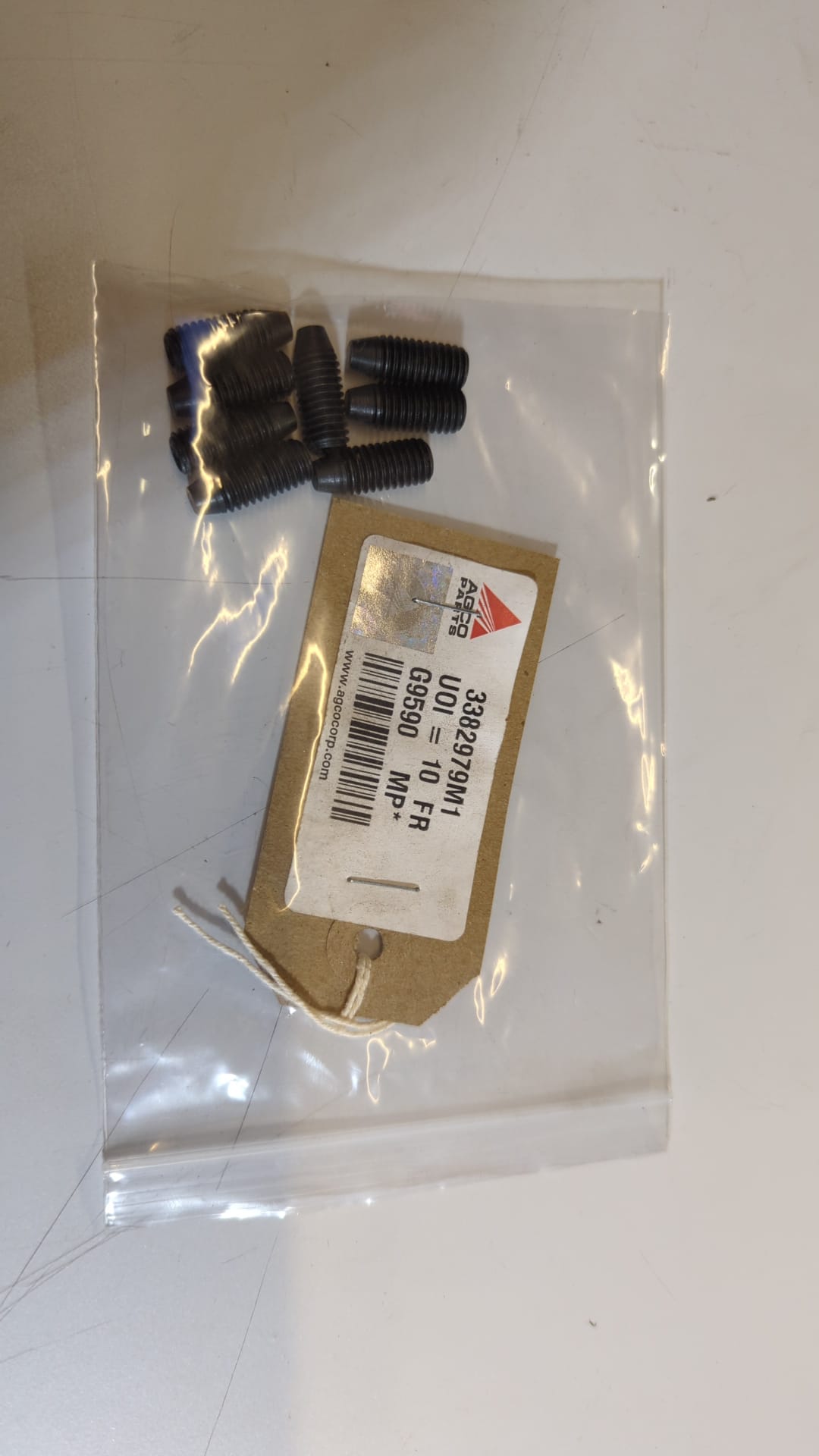 headless-screw-3382979m1