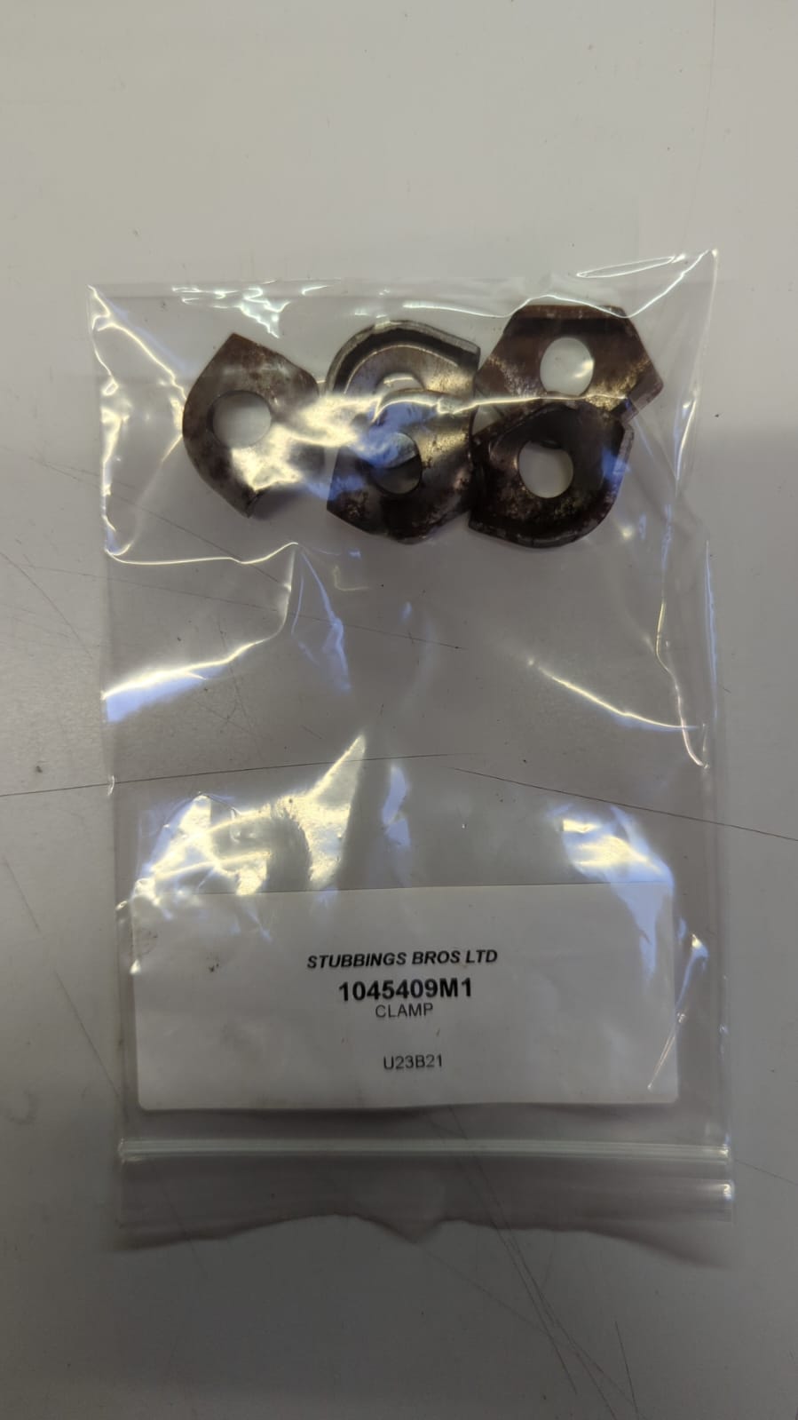 clamp-1045409m1