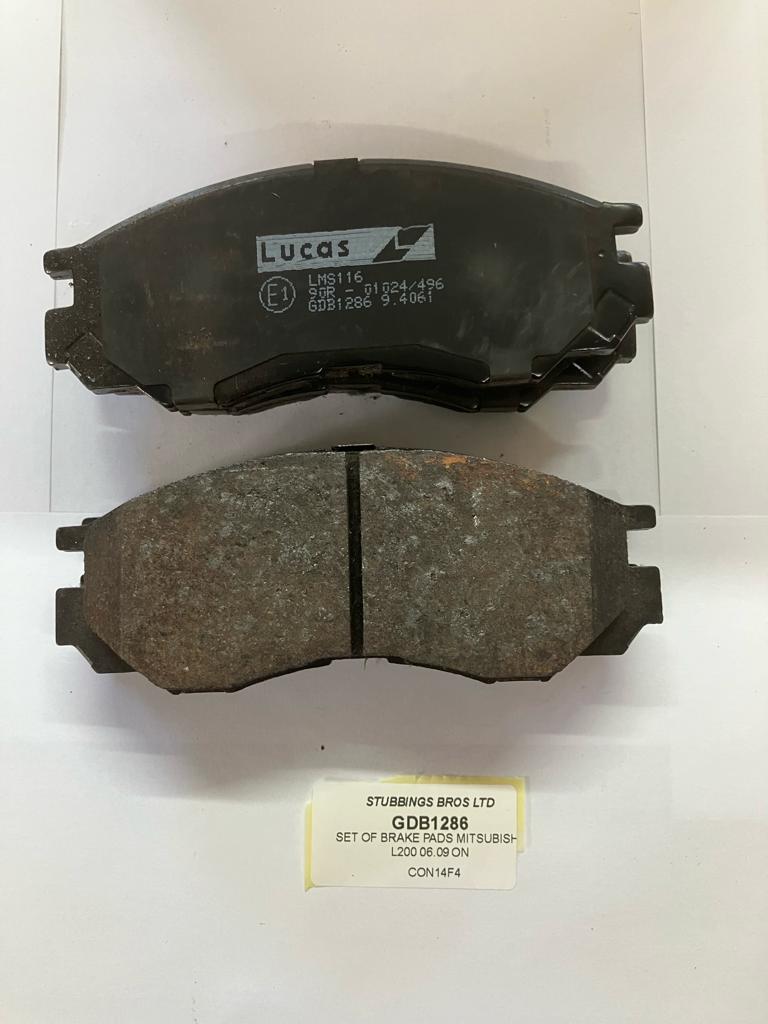 set-of-brake-pads-mitsubishi-l200-0609-on